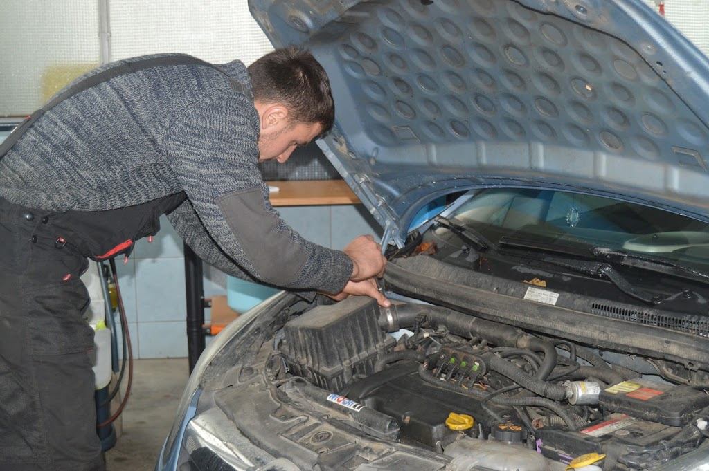 Diagnoză electrică sub capota unei mașini la Matega Service Auto